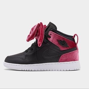 Air Jordan 1 Mid Bow Sneakers